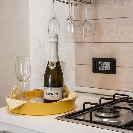 Yhellow Home Comfy Apartment Bari Eksteriør bilde